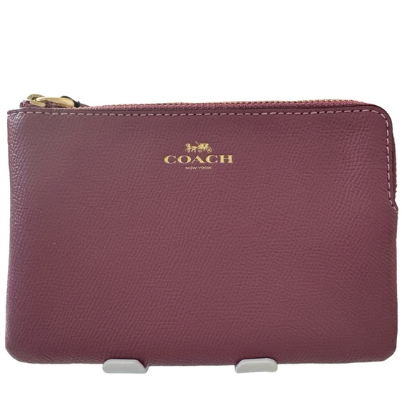 Coach primrose color pebbled leather wristlet. NWT perfect for summer & all year - Picture 7 of 8